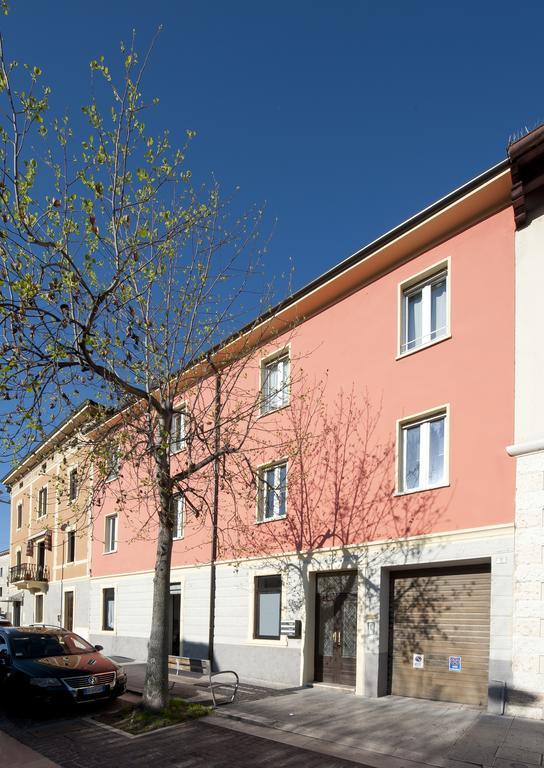 Le Suites - Di Fronte Ospedale Sacro Cuore Negrar Ngoại thất bức ảnh