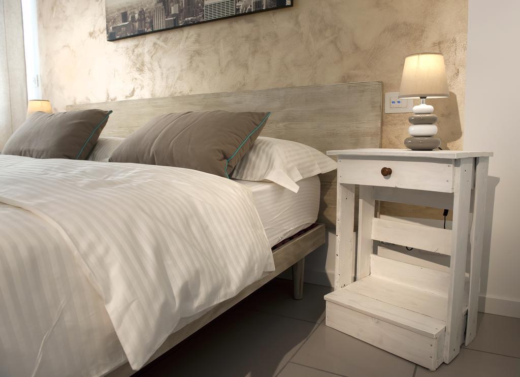 Le Suites - Di Fronte Ospedale Sacro Cuore Negrar Ngoại thất bức ảnh