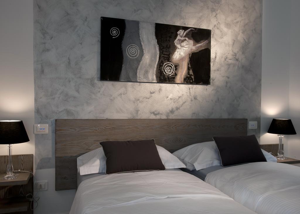 Le Suites - Di Fronte Ospedale Sacro Cuore Negrar Ngoại thất bức ảnh