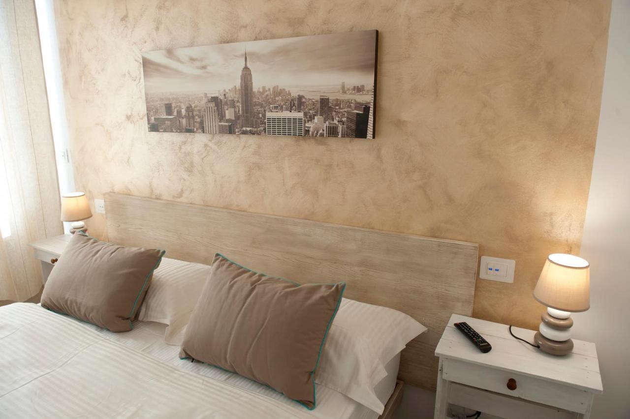 Le Suites - Di Fronte Ospedale Sacro Cuore Negrar Ngoại thất bức ảnh